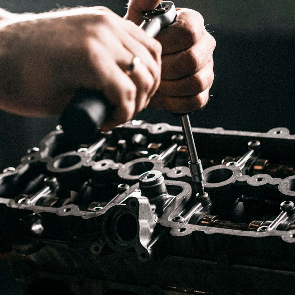 Как правило, с проблемами сталкиваются мелкие поставщики, которые фактически занимаются распилом - в Японии разбирают авто, а на территории России сваривают и продают