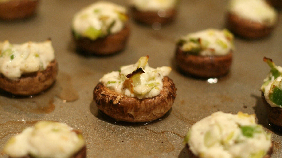    Фаршированные грибные шляпки