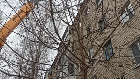     В паблике «ЧП Тюмень» местный житель сообщил, что в жилом многоквартирном доме по улице Белинского, 18, затопило шестой подъезд из-за того, что рабочие не перекрыли кран, выполняя ремонт на крыше.