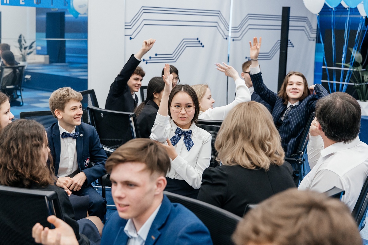  📷    Оренбургские школьники вышли в финал интеллектуального турнира «Умножая таланты» Кристина Просвиркина
