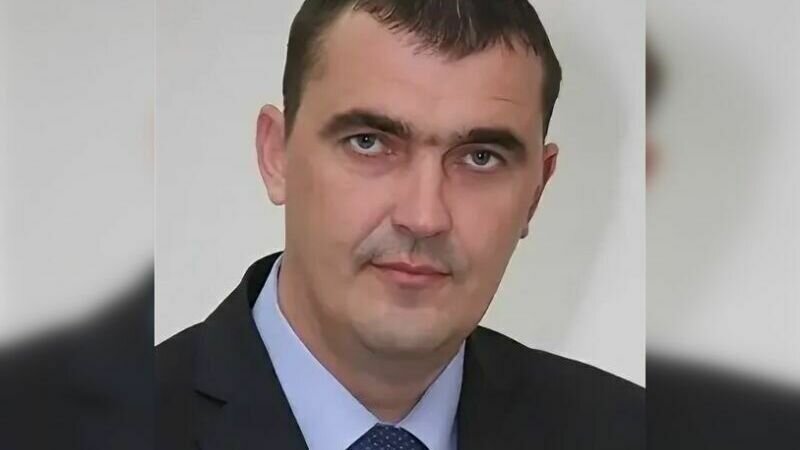     Минсельхоз Красноярского края выступил в защиту директора Бархатовской птицефабрики Андрея Бахтина, которого подозревают в злоупотреблении полномочиями. Из-за Бахтина, считает следствие, фабрика потеряла 70 миллионов рублей.
