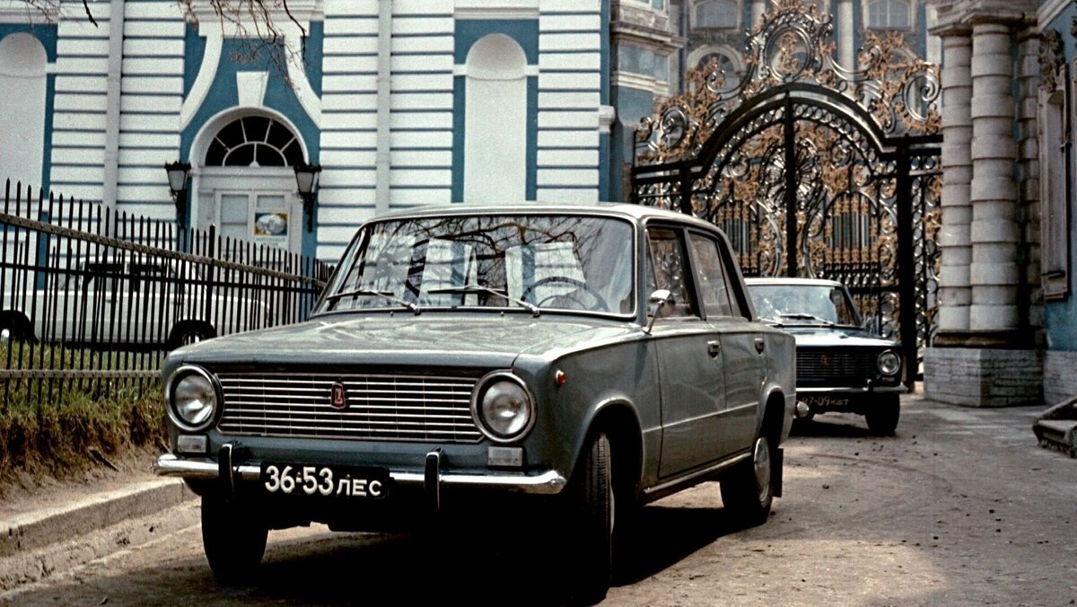    1970 – Начат выпуск автомобилей ВАЗ-2101   
АвтоВАЗ