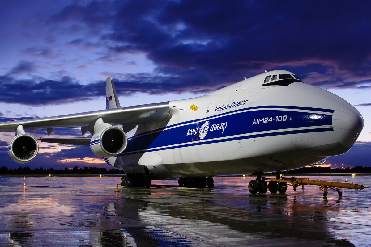 100 124 12. Ил 76 Волга Днепр. АН-124 самолёт.