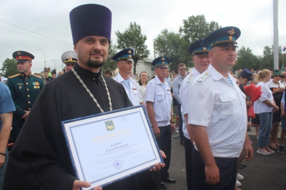    Полковой священник Сергий Качев.