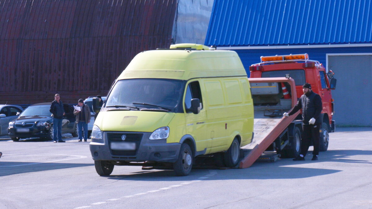    Из Югры отправили несколько автомобилей в зону СВО