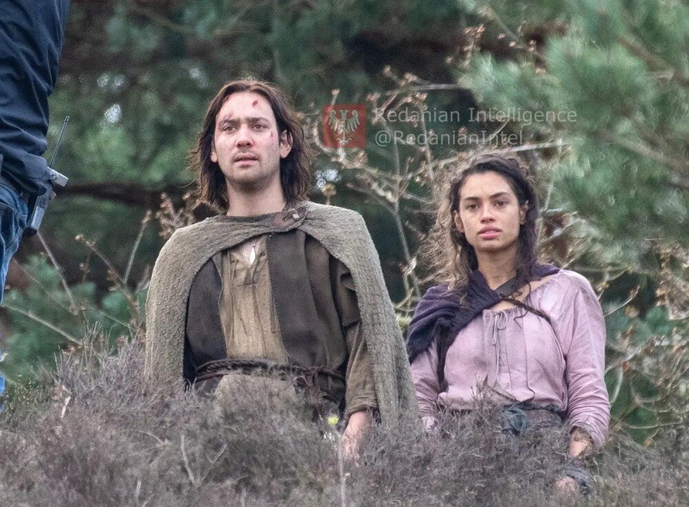     Кадр со съемок 2 сезона сериала «Властелин колец: Кольца Власти»