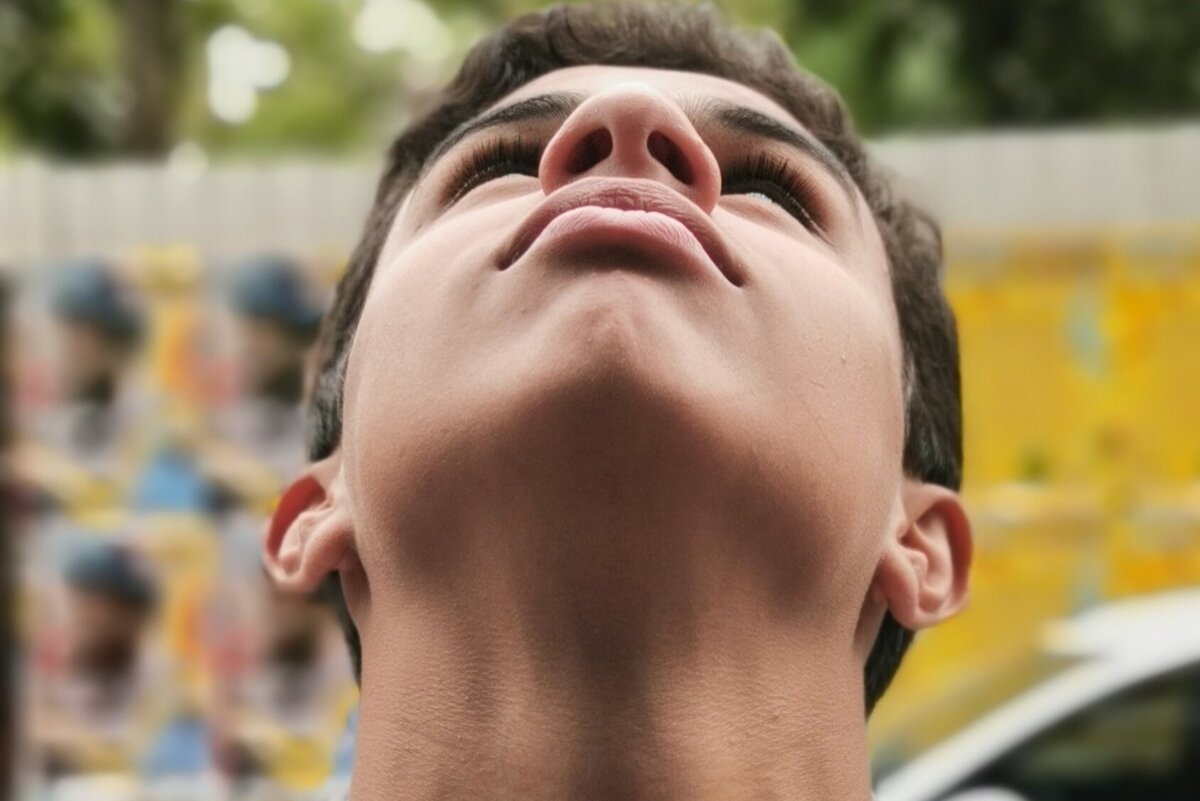     Что будет, если постоянно хрустеть шеей: безобидная привычка оказалась очень травмоопасной