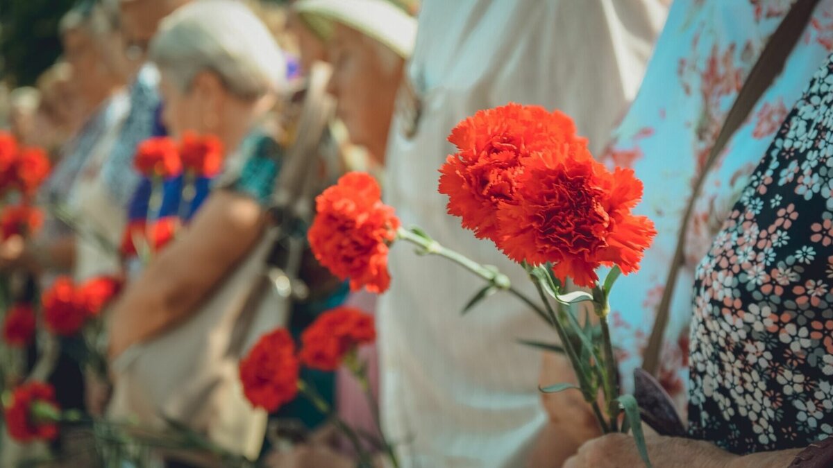     К подготовке празднования Дня Победы в Казани приступили с начала весны. До 9 мая в городе будут проводить различные патриотические мероприятия и акции. Об этом на деловом понедельнике сообщил начальник управления культуры Азат Абзалов.