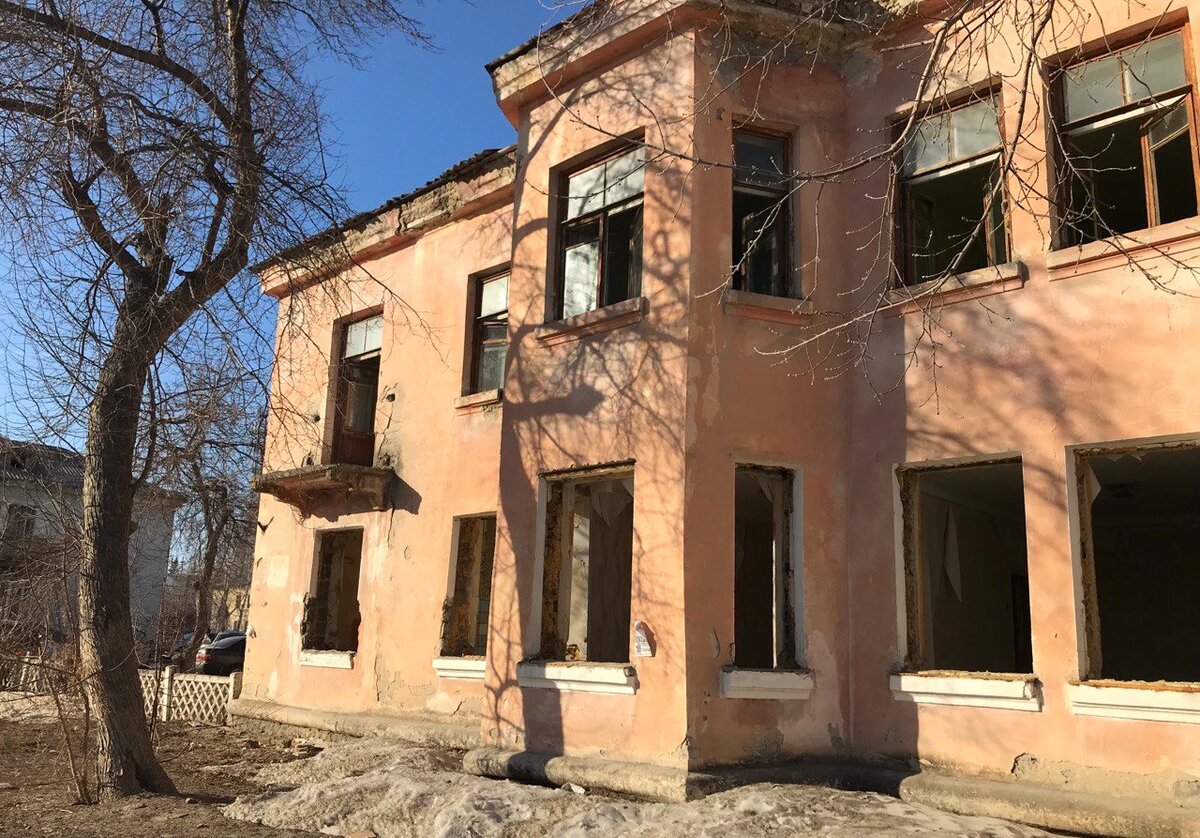 непригодный для проживания жилой дом