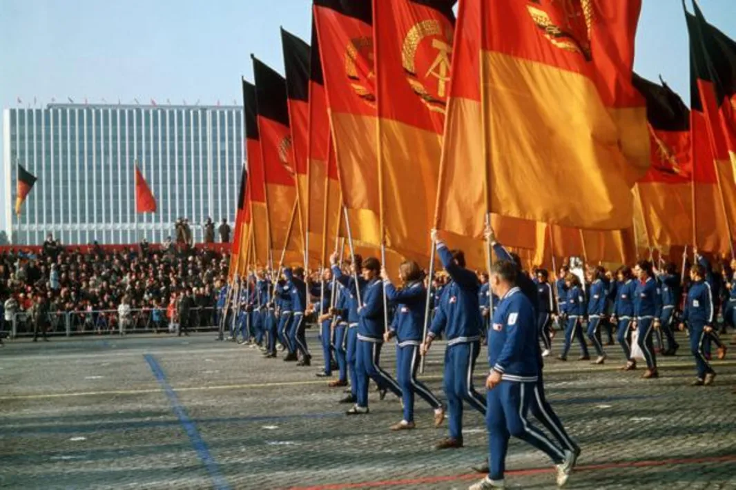 Гдр это. DDR ГДР. Германская Демократическая Республика (ГДР). Советская Германия ГДР. ГДР парад