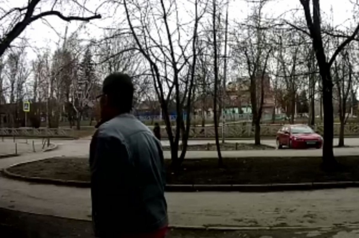    В Екатеринбурге ищут мужчину, который довел ребенка до слез из-за шапки с Z