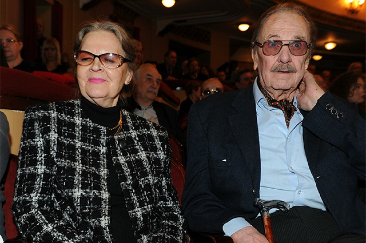    Юрий Яковлев с супругой Ириной.