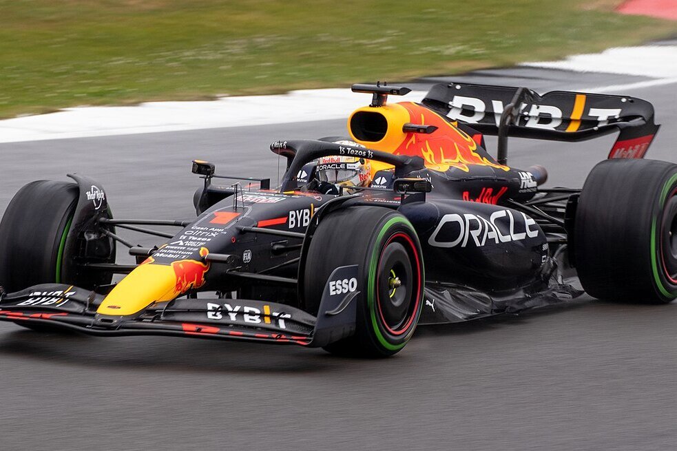     Секретное оружие гонщика: как работает кнопка обгона в "Формуле-1"