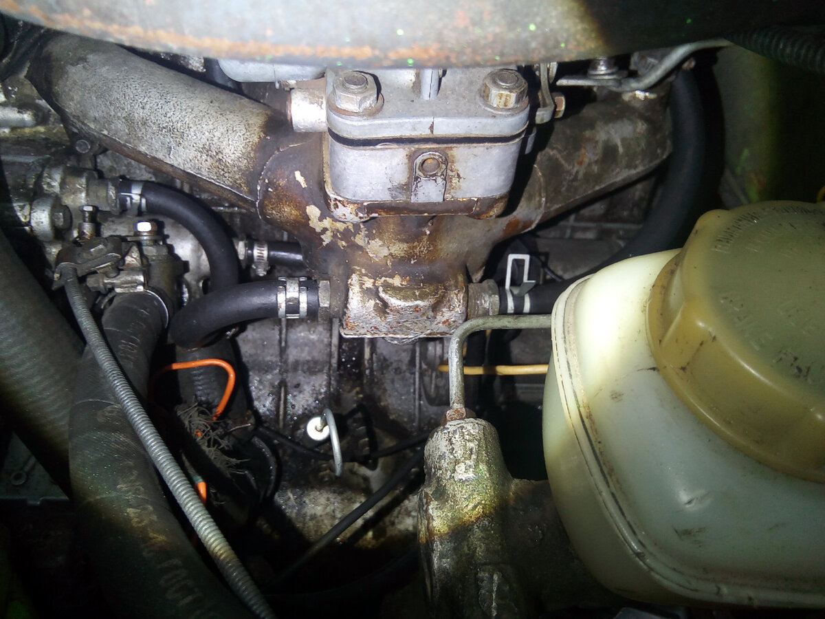 Новенькие шланги сразу видно еще не припылились.