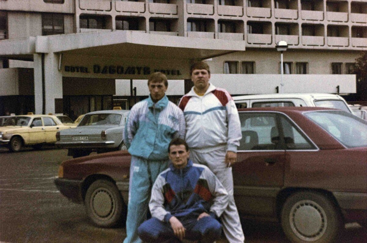 спортсмены...