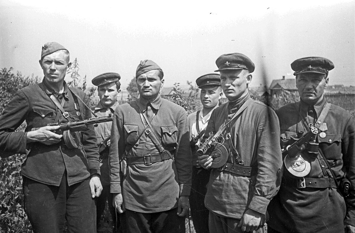 https://waralbum.ru/wp-content/uploads/2020/07/Partizani-Belorussii_1944_author-A_Arhipov.jpg