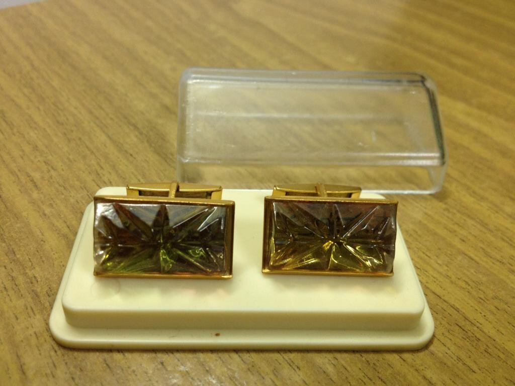 Запонки СССР. Источник: https://auction.ru/