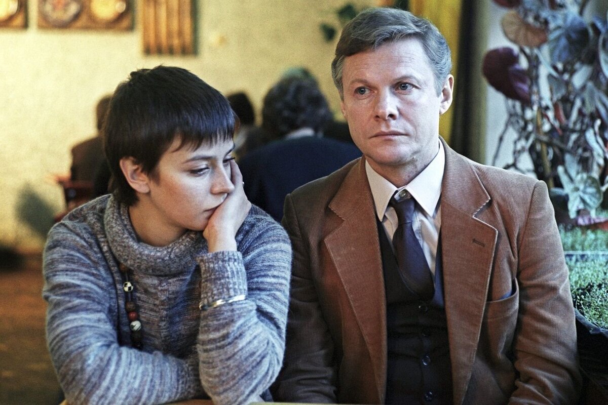      Кадр из фильма "Зимняя вишня".