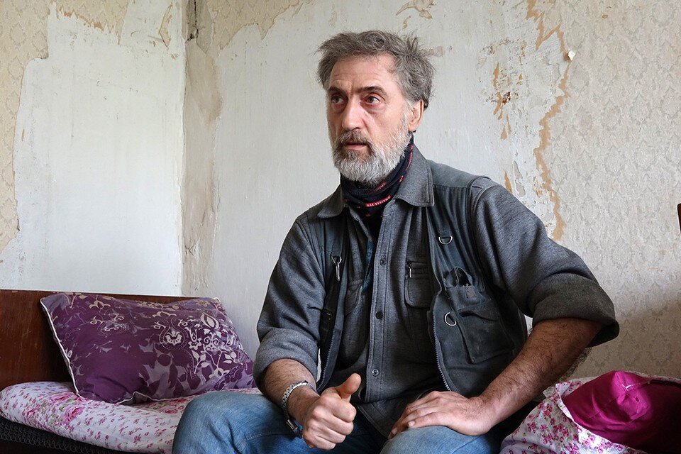    Эвакуированных из Артемовска сейчас свозят в один из тыловых городков ДНР. Дмитрий СТЕШИН