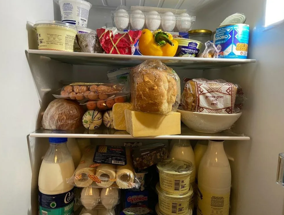 Что можно купить н. Холодильник с продуктами. Полный холодильник продуктов. [Jkjlbkmybr c ghjkernfvb. Полный холодильник с продуктами.