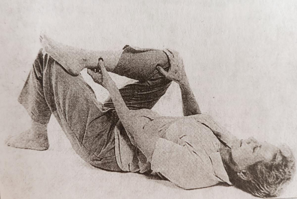 Положение для стимулирования точек при отеках во всем теле