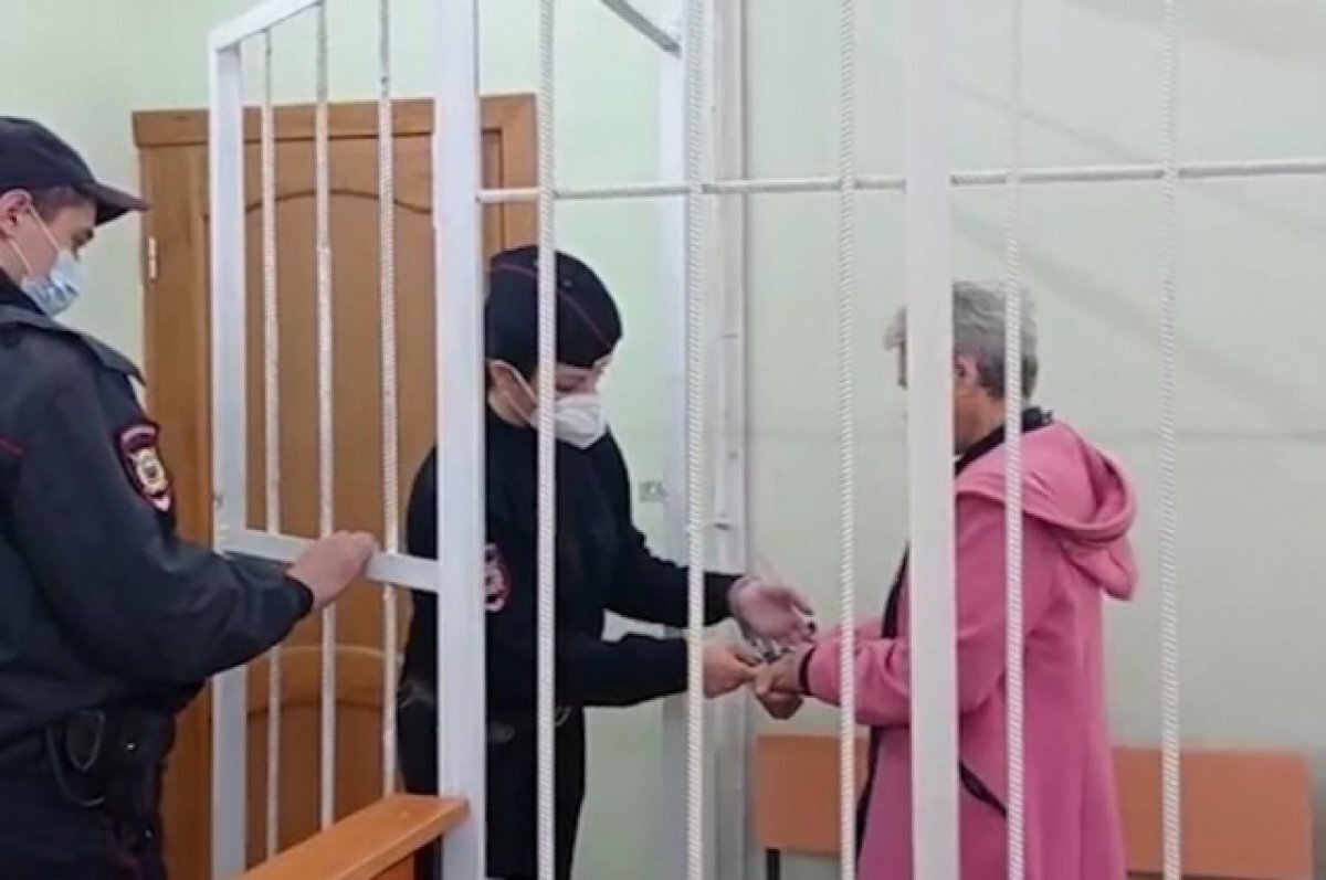    69-летняя жительница Башкирии убила двоих мужчин и пыталась сжечь еще троих