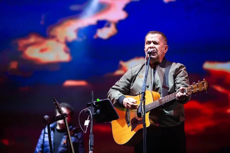    Концерт «Любэ» и праздничный салют стали кульминацией Дня Победы в Оренбурге Белов Михаил Александрович