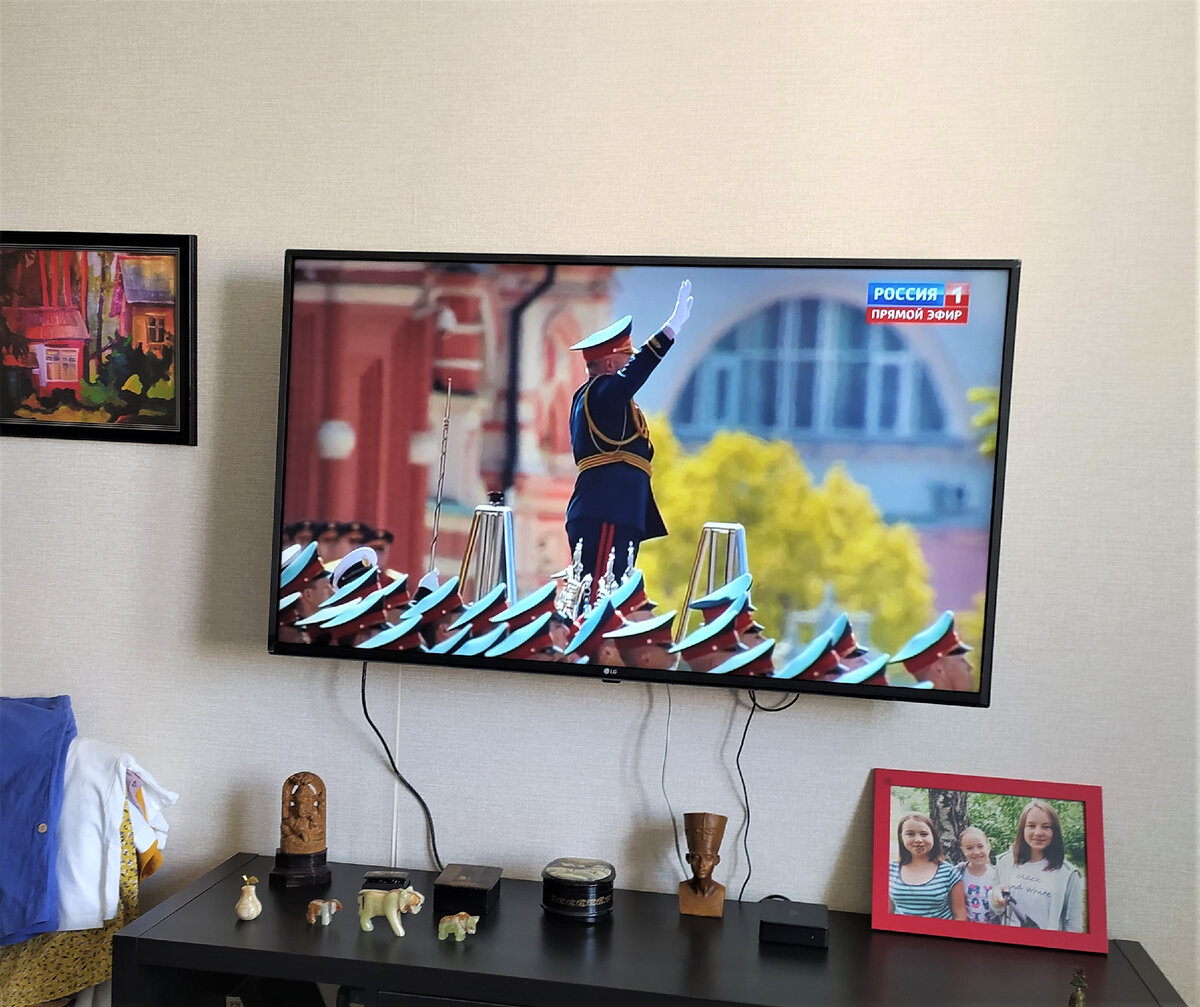 начинается военный парад