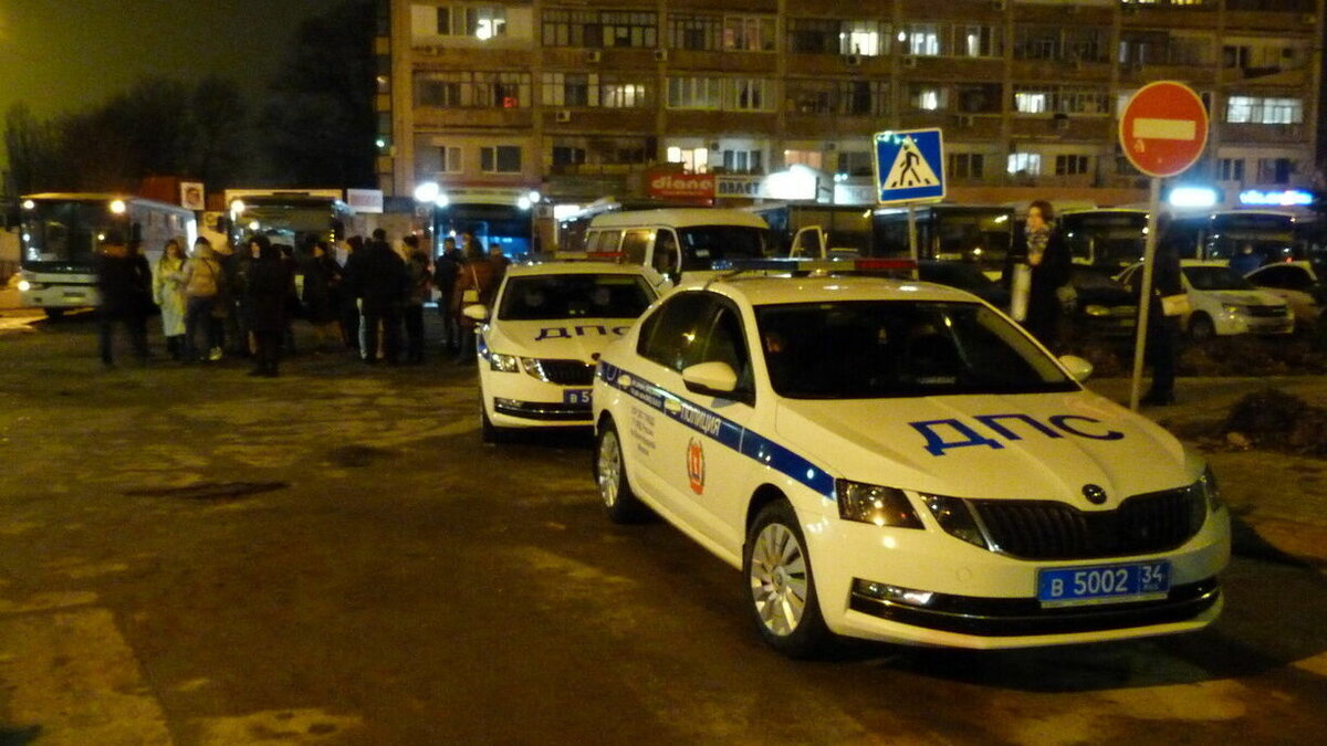     В Ростове-на-Дону из-за дорожных работ в ночное время ограничат остановку машин на улице Пушкинской, сообщили в мэрии.