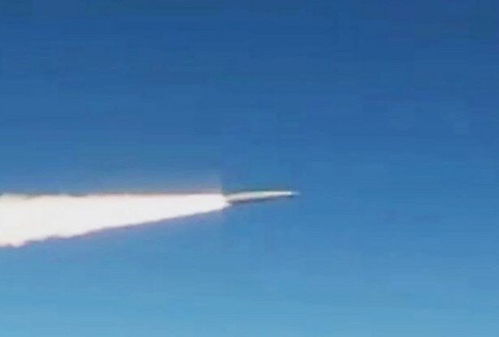    Полет крылатой ракеты «Кинжал»