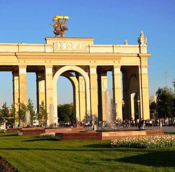 Арка главного входа ВДНХ © "Покажу Москву"