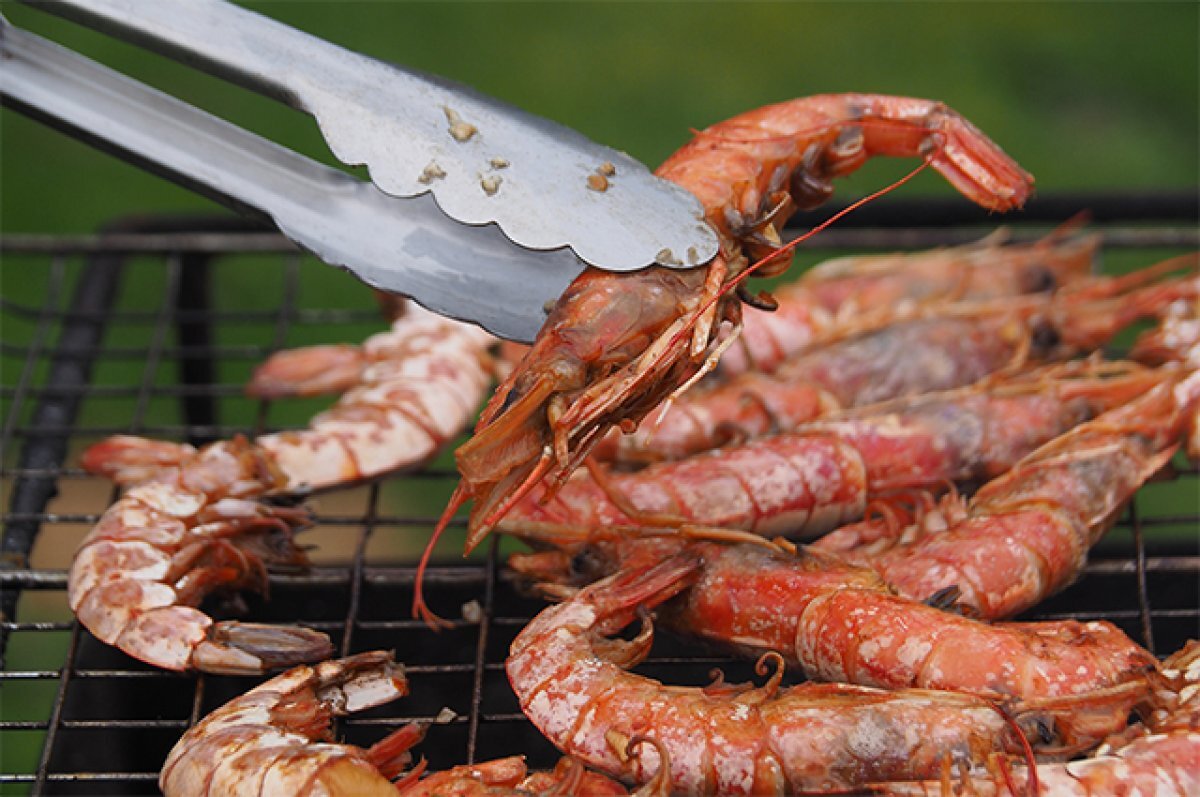    Креветки в огне. Как приготовить морепродукты на мангале