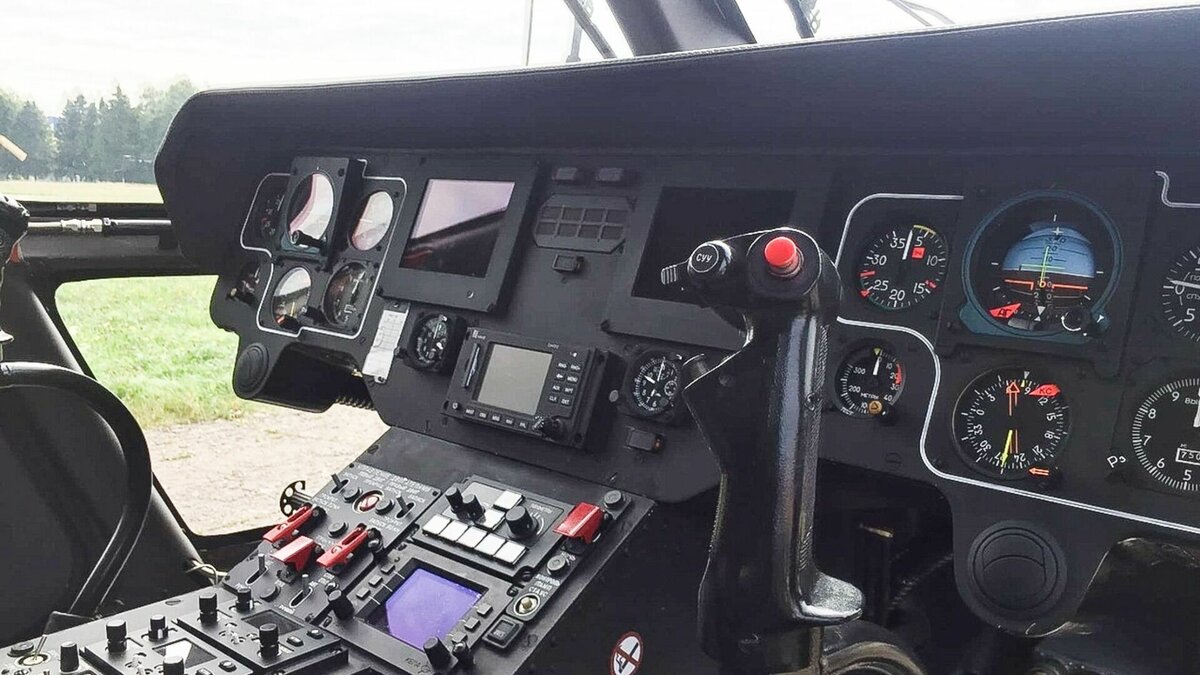     Пилот вертолета Ми-2 пропал после жесткой посадки в Приморье. Хвост вертолета оборвал электропровода на станции «Транснефрти» — за дело взялись энергетики и полицейские.