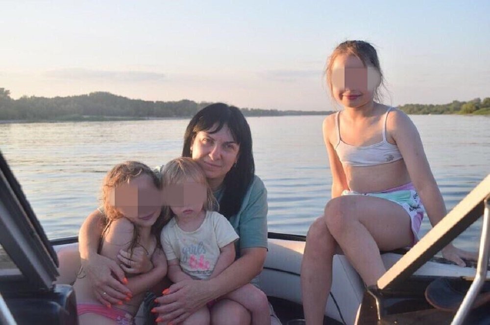 Блогеры казашки мама 5 детей. Подрались две многодетные мамаши. У матери было 5 детей