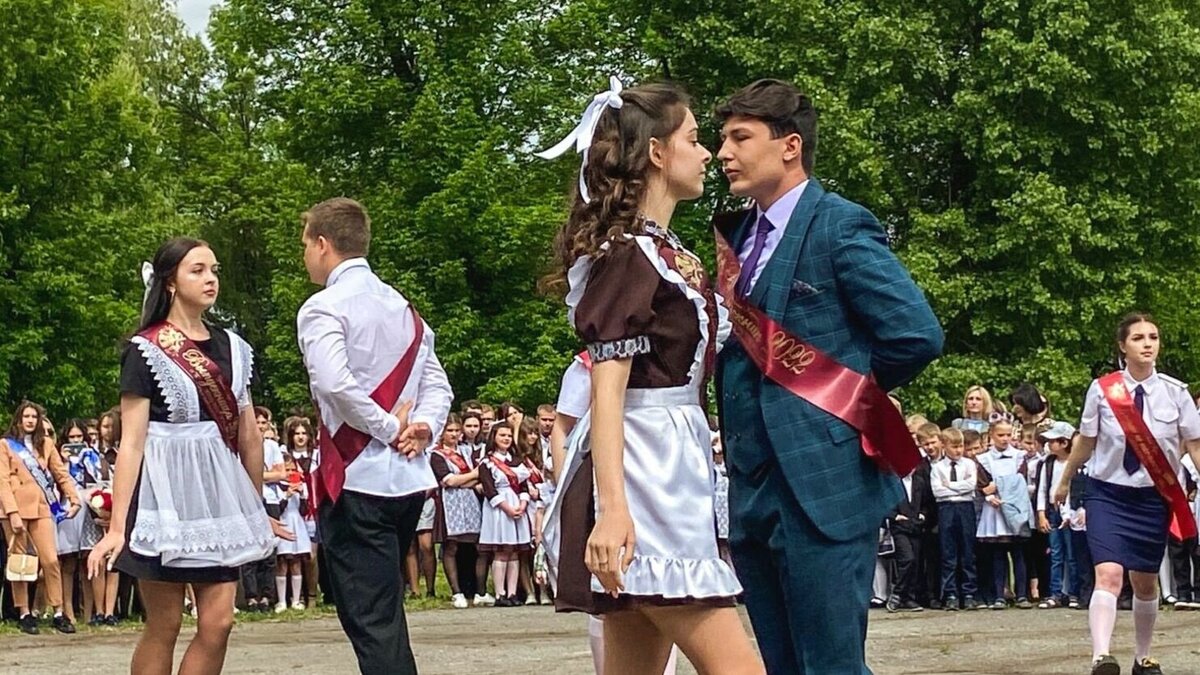     Мэрия Казани объявила, что последние звонки в школах запланированы на 22–25 мая. Каждое учебное заведение самостоятельно определяет дату его проведения. Об этом пишет «Бизнес Онлайн».