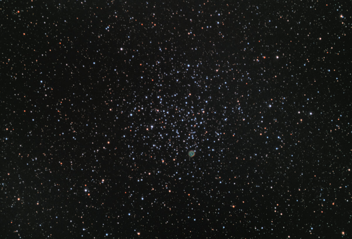 Рассеянное звёздное скопление M46 и планетарная туманность NGC 2438 
Снято 19.03.2023 через телескоп Sky-Watcher BK P2001 HEQ5 Pro,
на камеру ZWO ASI294MC Pro + фильтр Optolong L-Pro
Сложено 25 кадров с выдержкой 90 секунд. 

