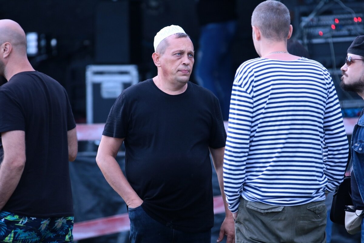 Иван в трофейном головном уборе