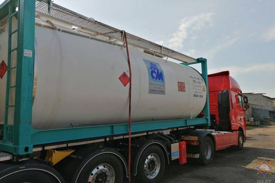     В Бресте трое работников автомойки отравились парами растворителя. Фото: mchs.gov.by