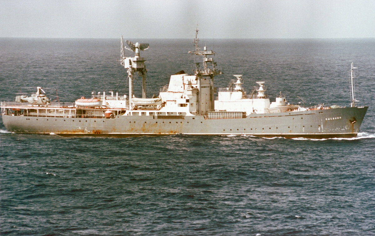 Корабль измерительного комплекса проекта 1128 «Сахалин»