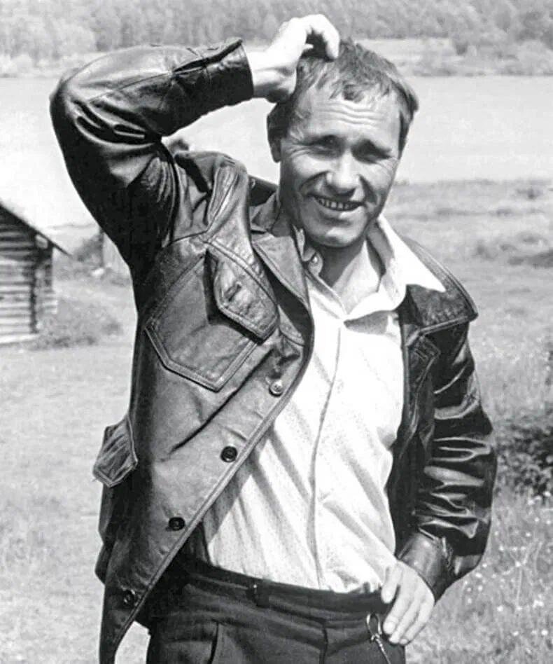 Цитата Василия Шукшина : Ты мужик, а мужик до сорока годов парень.