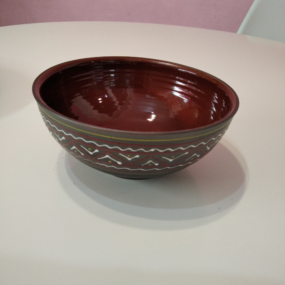 Тарусская керамика, приобретенная в фирменной магазине около фабрике. Фото автора.