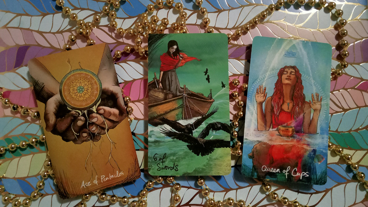 Туз денариев, шестерка мечей, Дама кубков.