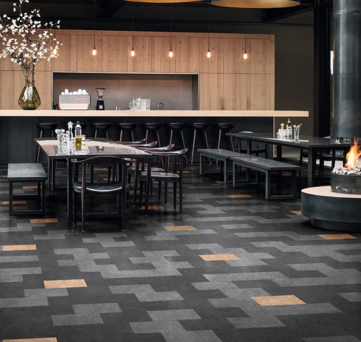 Натуральный рулонный мармолеум Forbo. Фото в свободном доступе Яндекс. Картинки