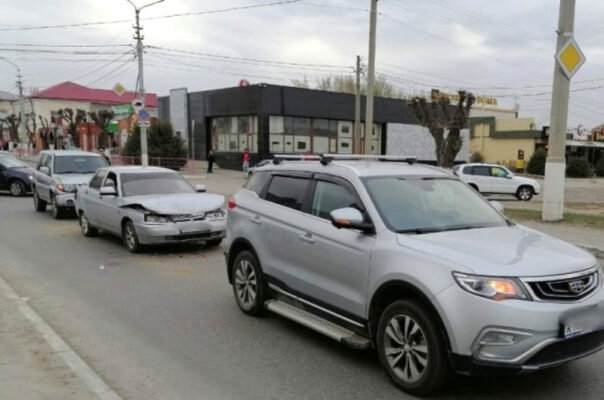    На месте ДТП (фото: ГУ МВД по Волгоградской области)