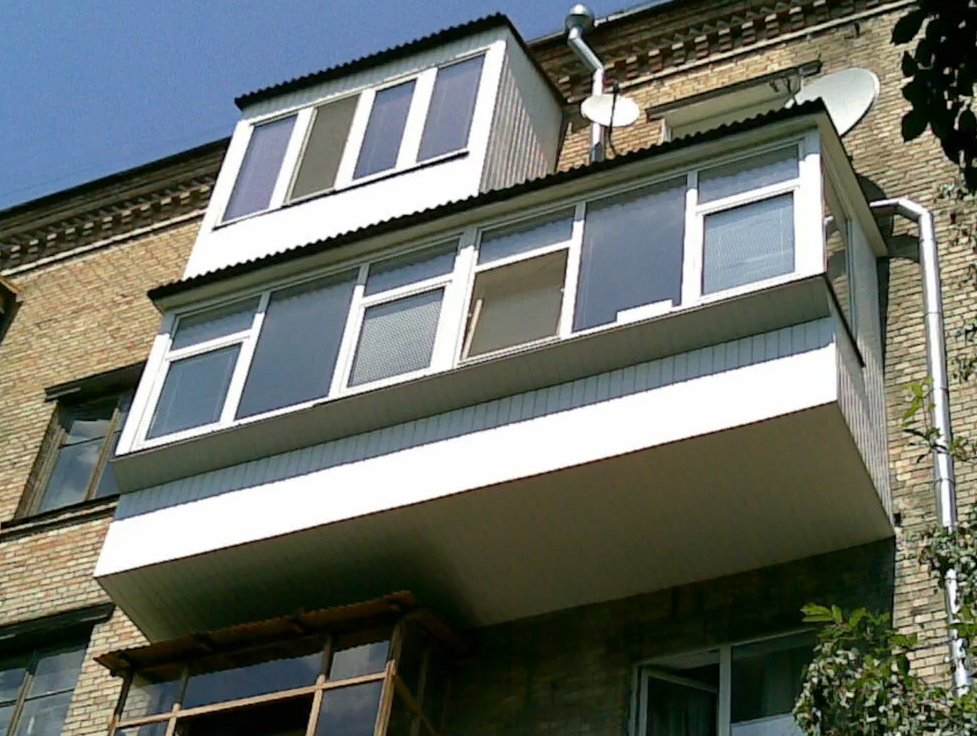 Штраф за остекление балконов. Кому грозит штраф за остекление балконов уже  летом 2023 года | Юридическая социальная сеть 9111.ru | Дзен
