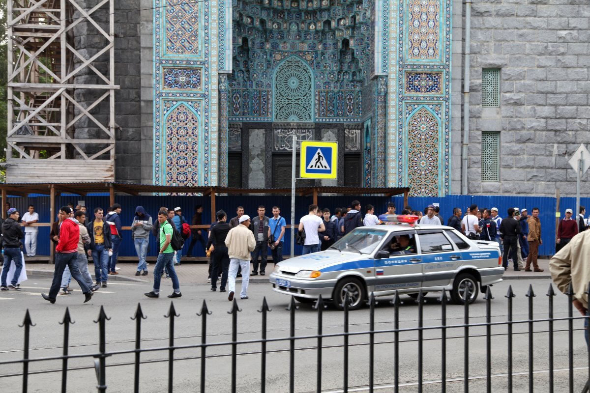    Во время Ураза-байрама в Петербурге изменят маршруты и закроют движение