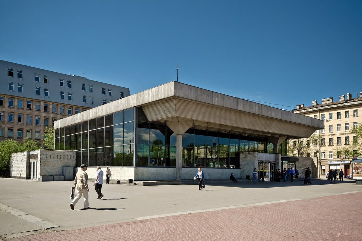 Павильон станции метро "Выборгская".