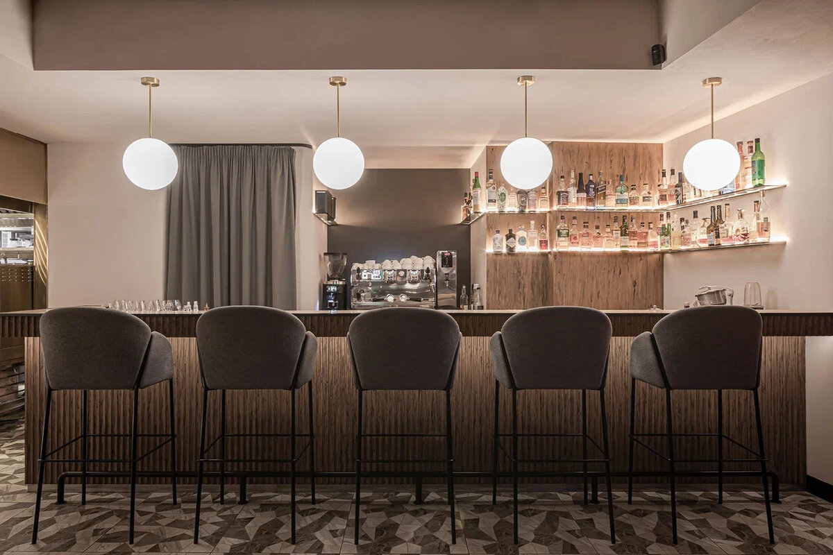 Интерьер ресторана Rocky2 - фото с сайта ресторана