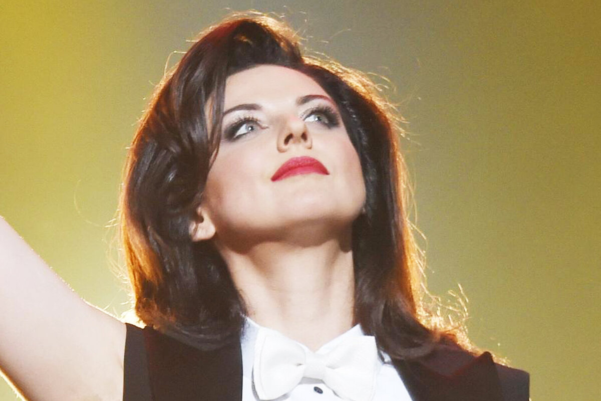     Наталию Власову перевели в реанимацию: мама певицы против введения ее в кому