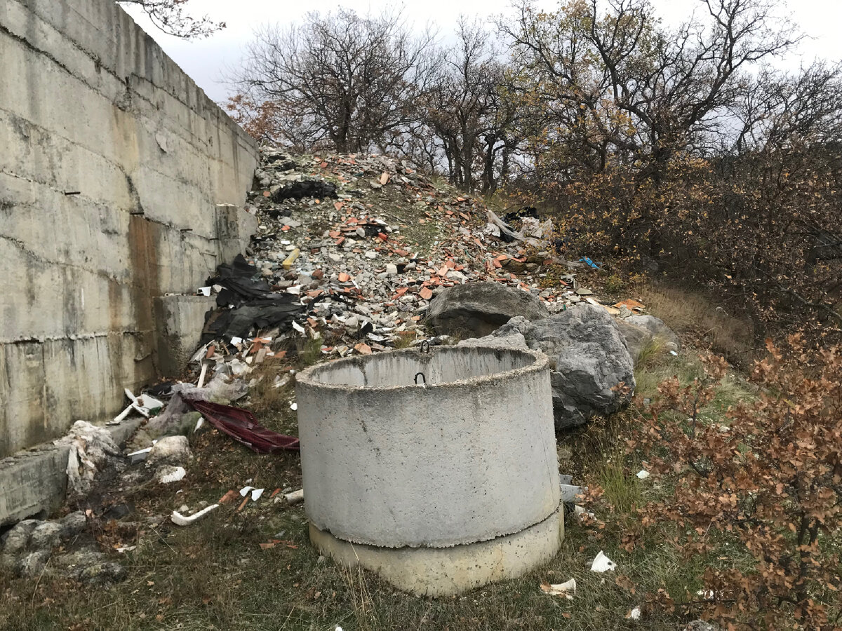 Канализация идёт в море